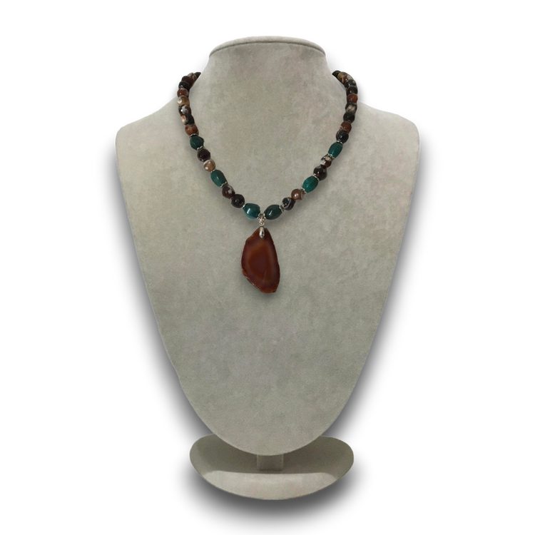 Handmade natural stoned, emerald and brown agate necklace.